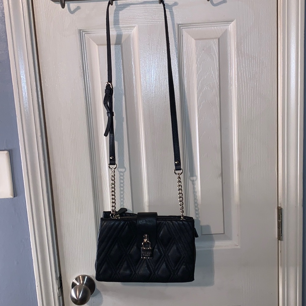 🖤BLACK GUESS HANDBAG🖤
